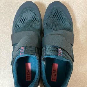 Tiem slip stream spin shoes size 11